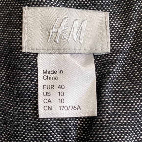 H&M Linen Blend High Waisted Cuffed Shorts Sz. 10 - Picture 6 of 7